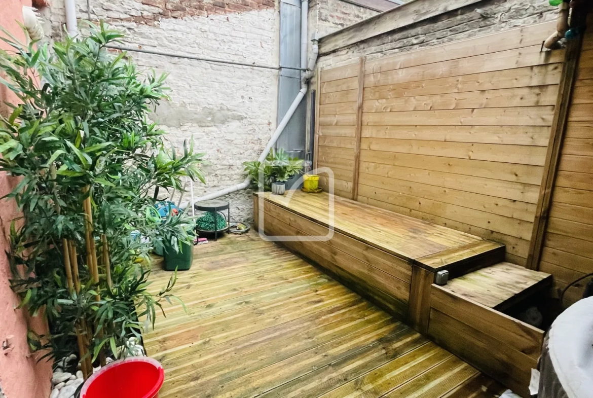 Maison mitoyenne à Hautmont de 62 m² en vente, proche commodités 