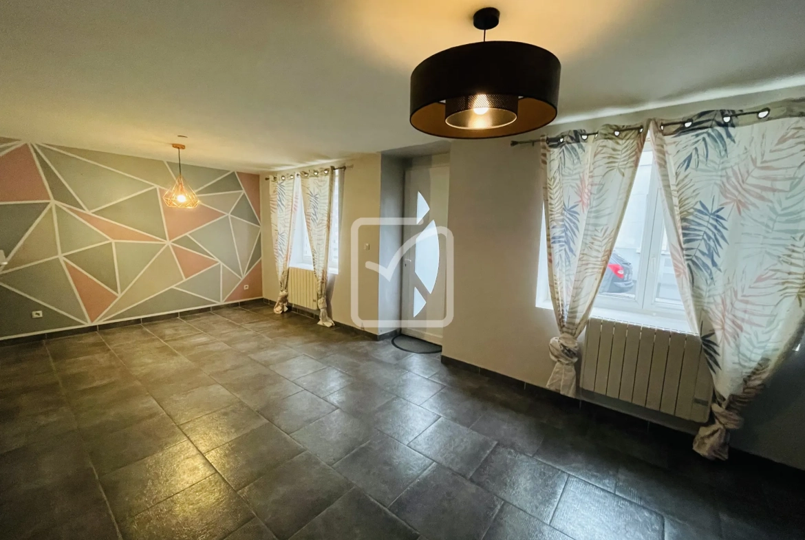 Maison mitoyenne à Hautmont de 62 m² en vente, proche commodités 