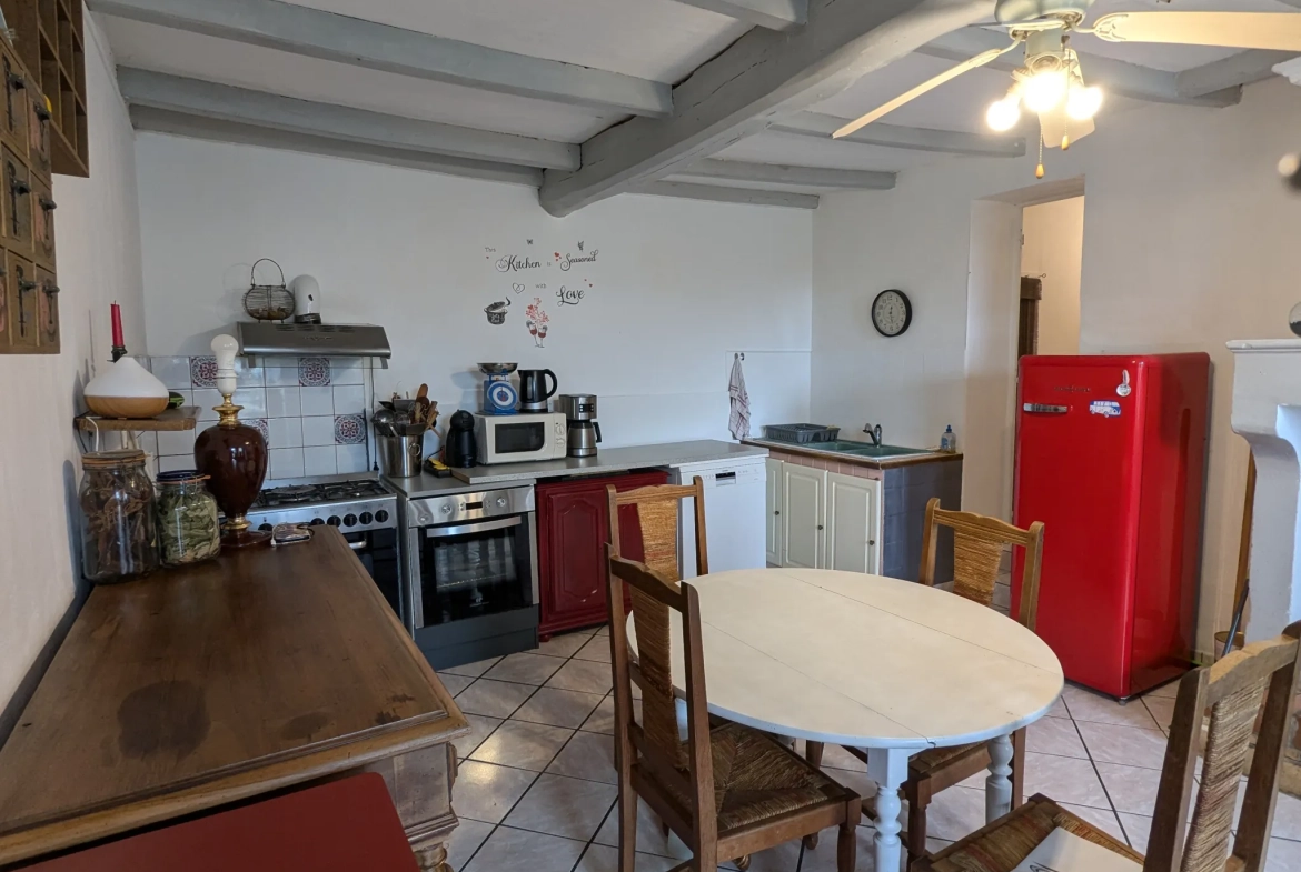 Maison de village rénovée avec garage à Matha - 117 m² 