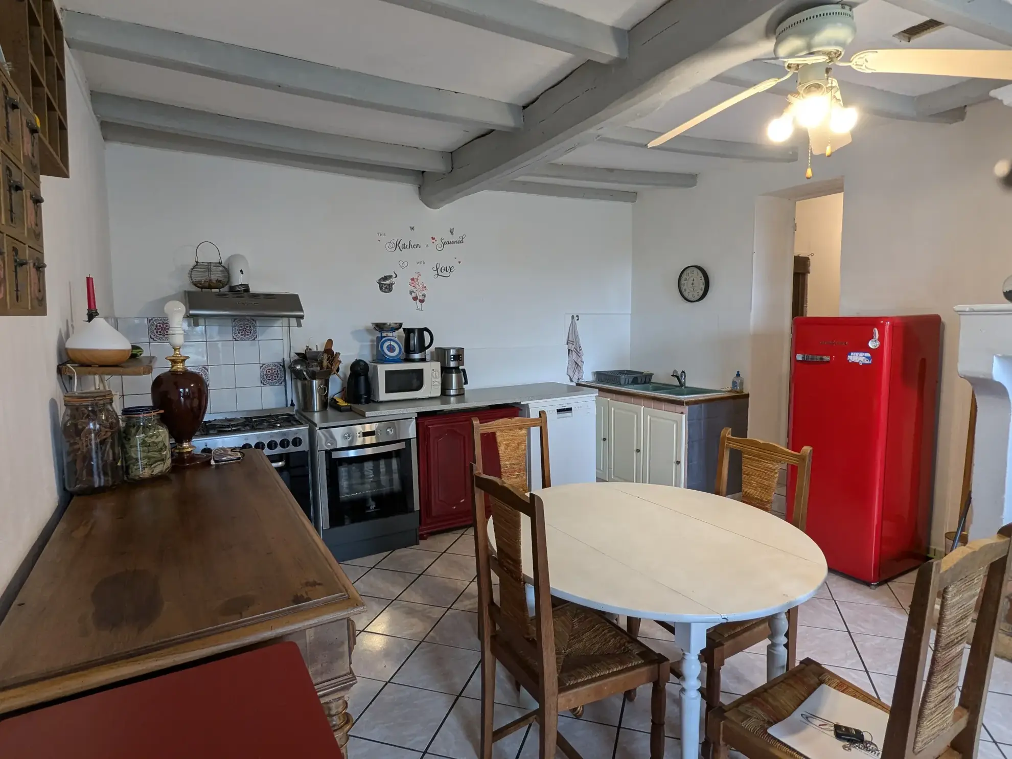Maison de village rénovée avec garage à Matha - 117 m² 