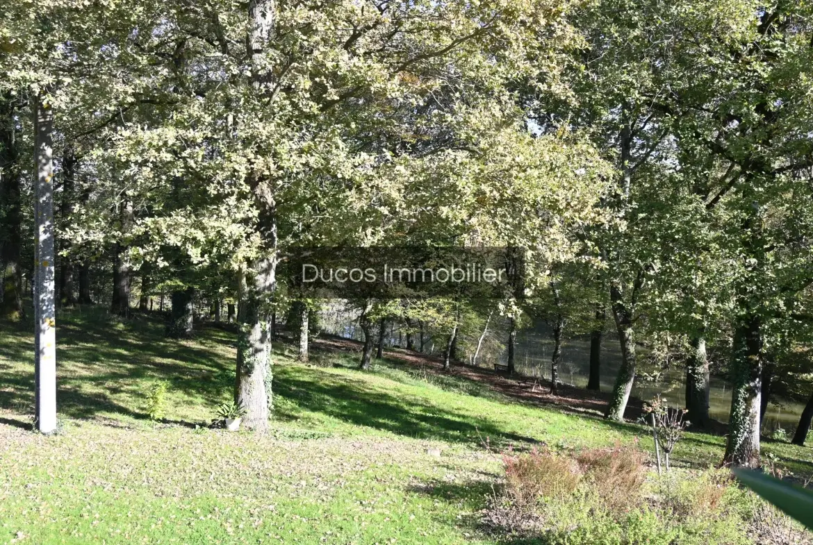 Très beau terrain avec lac privé à vendre près de Marmande, 8000 m² 