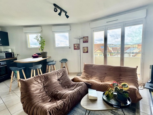 Appartement 3 pièces lumineux avec balcon, parking et cave à Poissy 