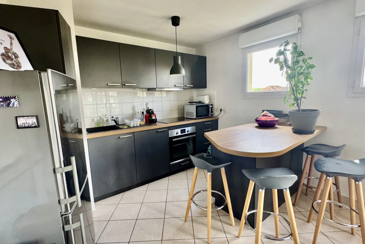 Appartement 3 pièces lumineux avec balcon, parking et cave à Poissy 