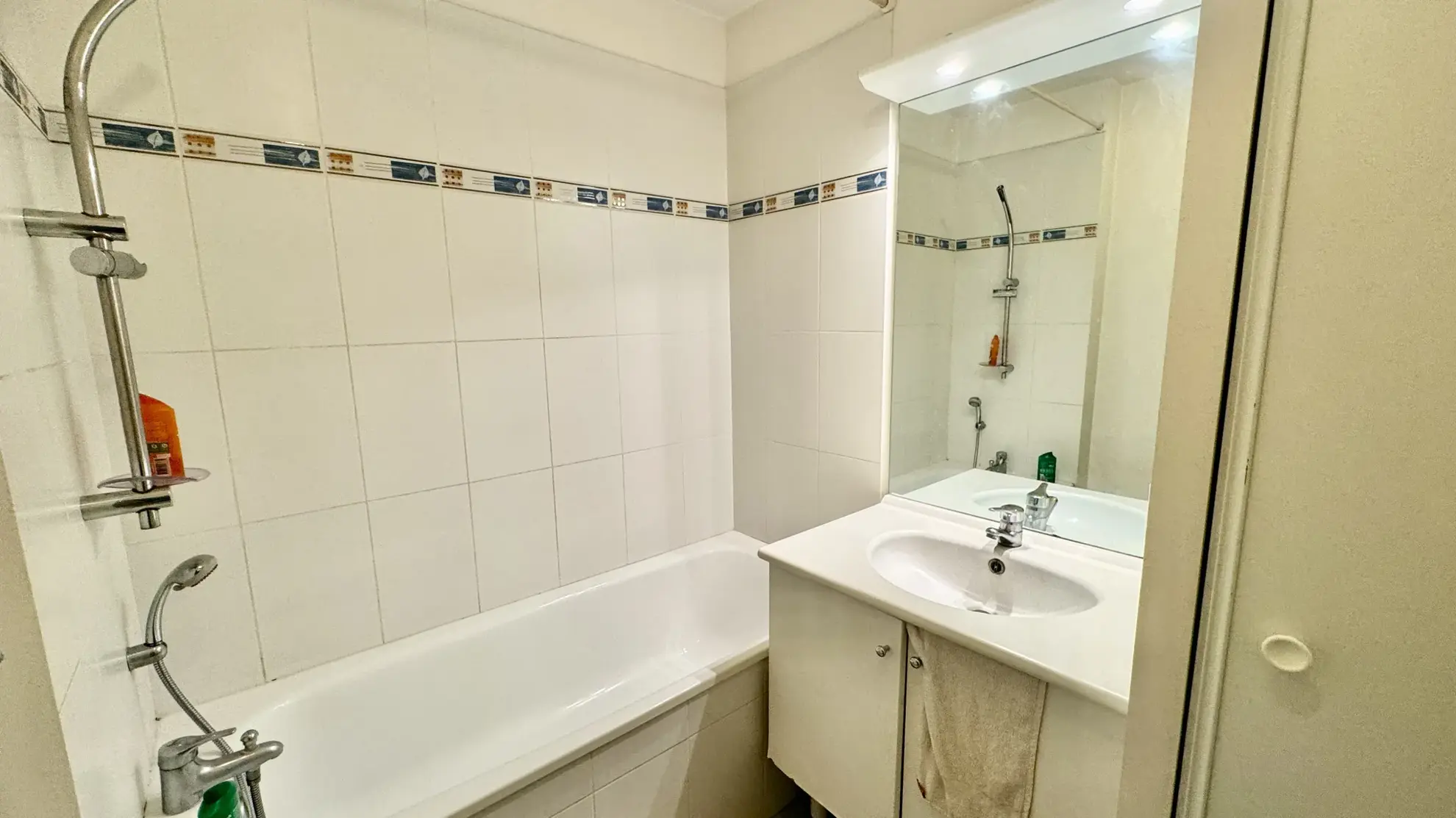 Appartement 3 pièces lumineux avec balcon, parking et cave à Poissy 