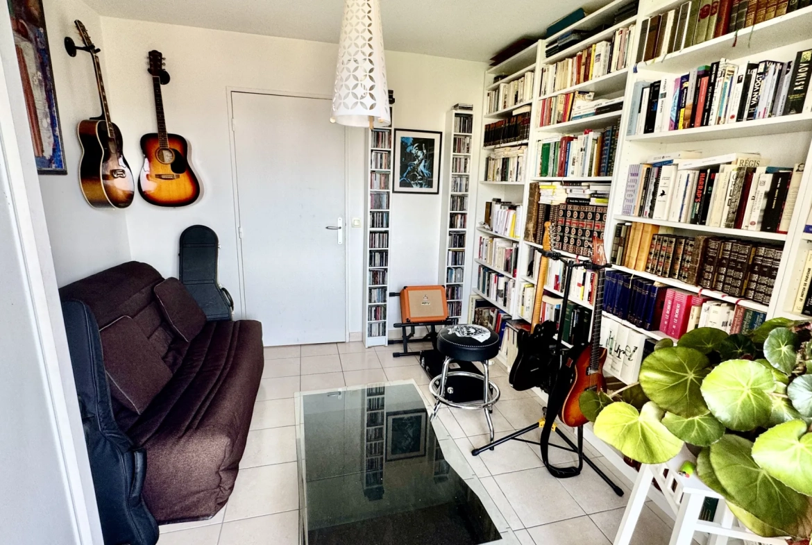 Appartement 3 pièces lumineux avec balcon, parking et cave à Poissy 
