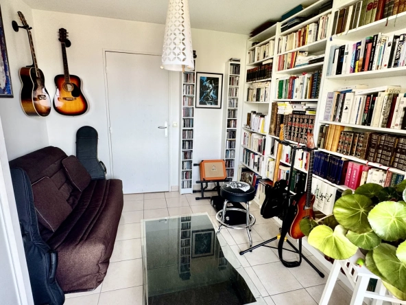 Appartement 3 pièces lumineux avec balcon, parking et cave à Poissy 