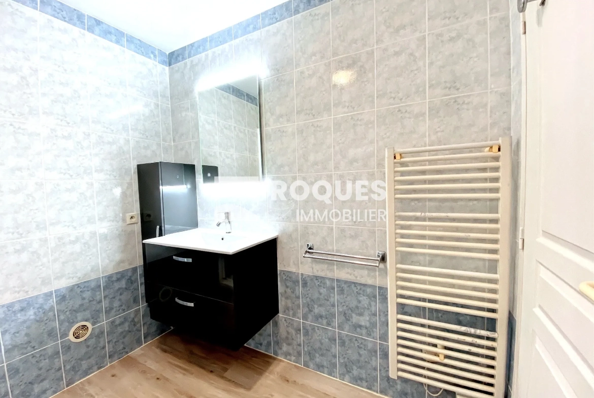 Charmant appartement de type 2 rénové au centre de Millau 