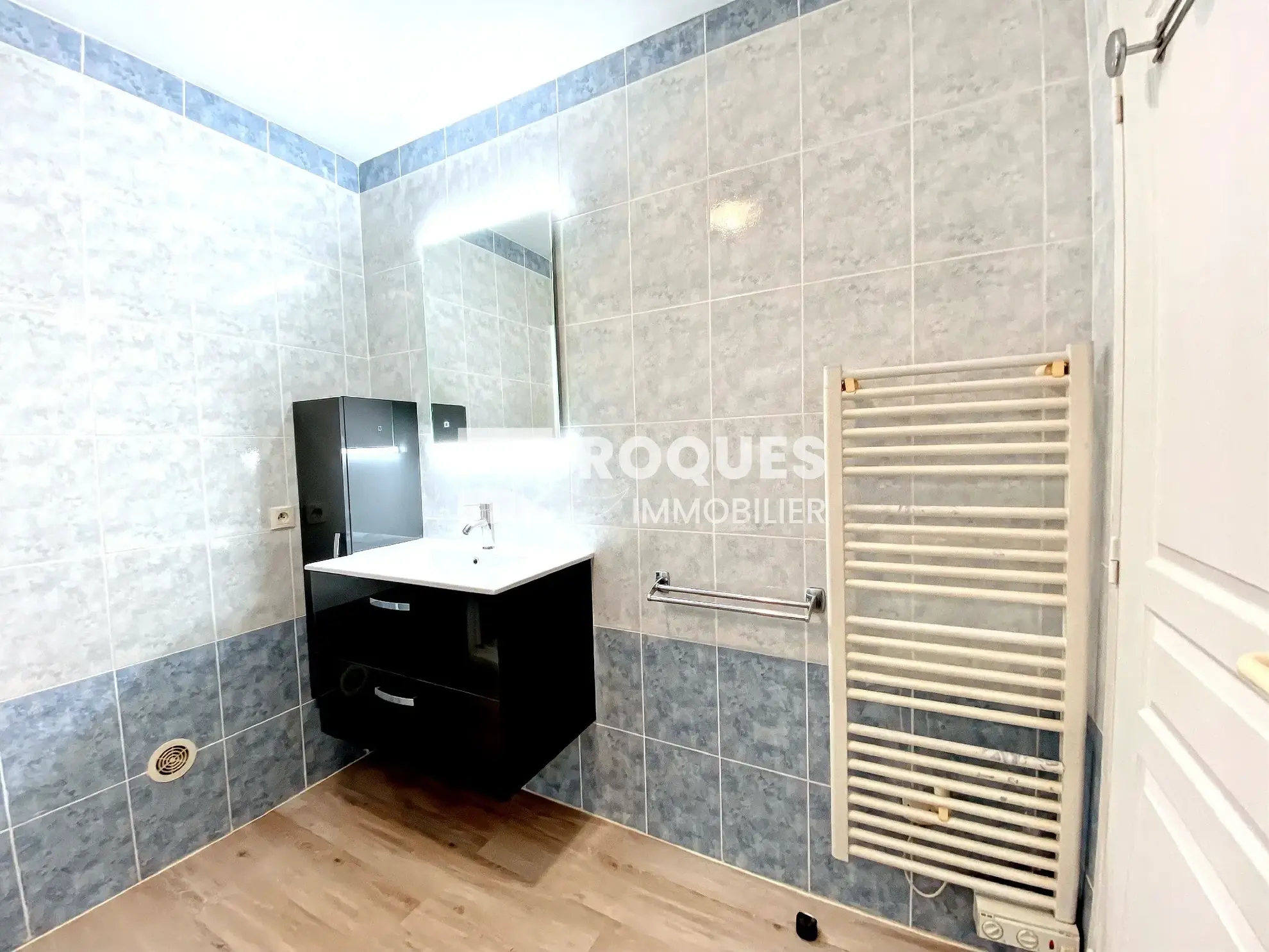 Charmant appartement de type 2 rénové au centre de Millau 