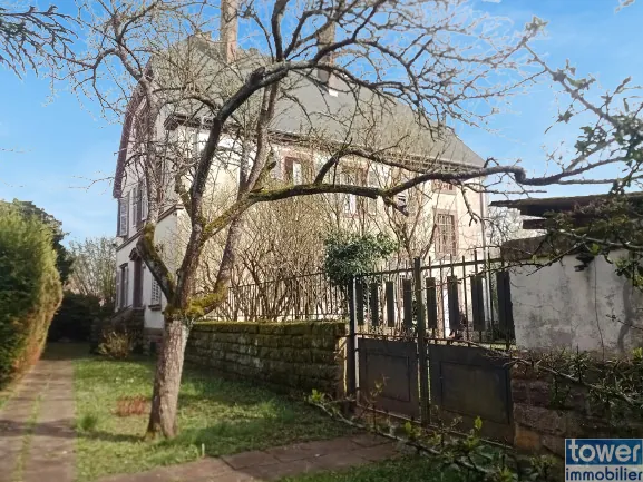 Maison de maître à Morhange avec terrain, ancien prison rénovée, 300 m² 