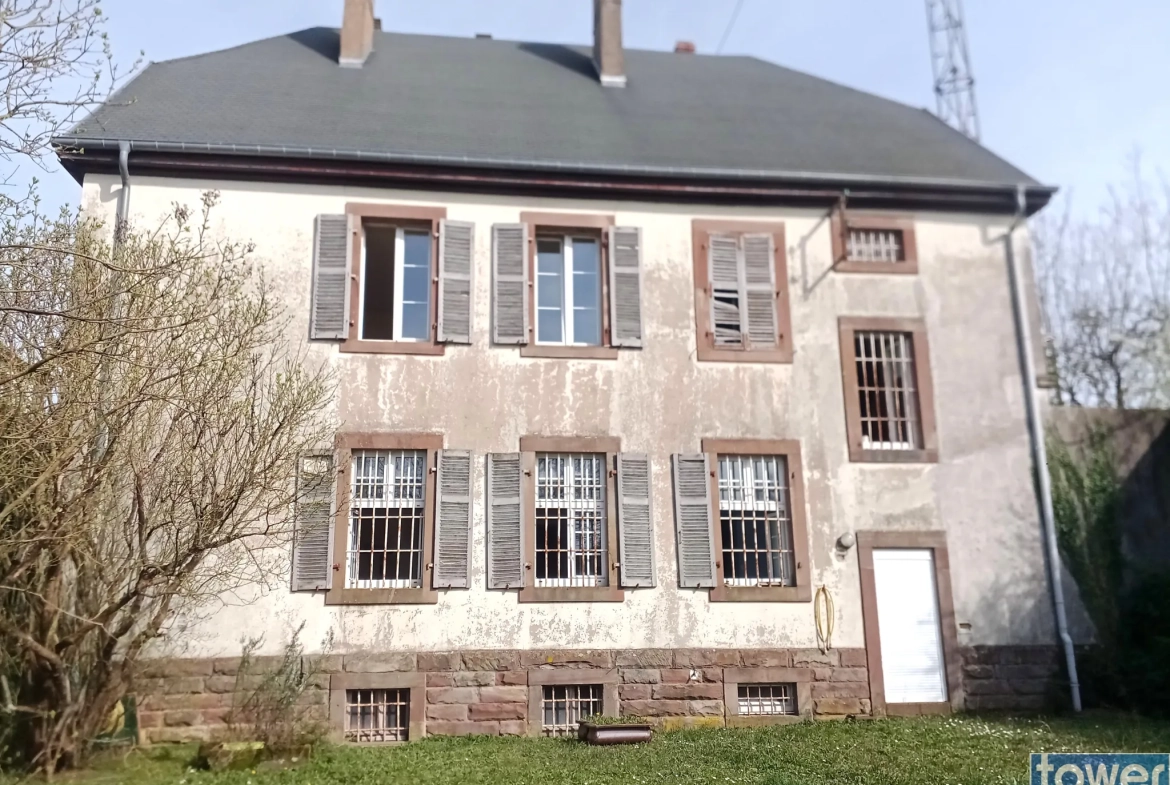 Maison de maître à Morhange avec terrain, ancien prison rénovée, 300 m² 