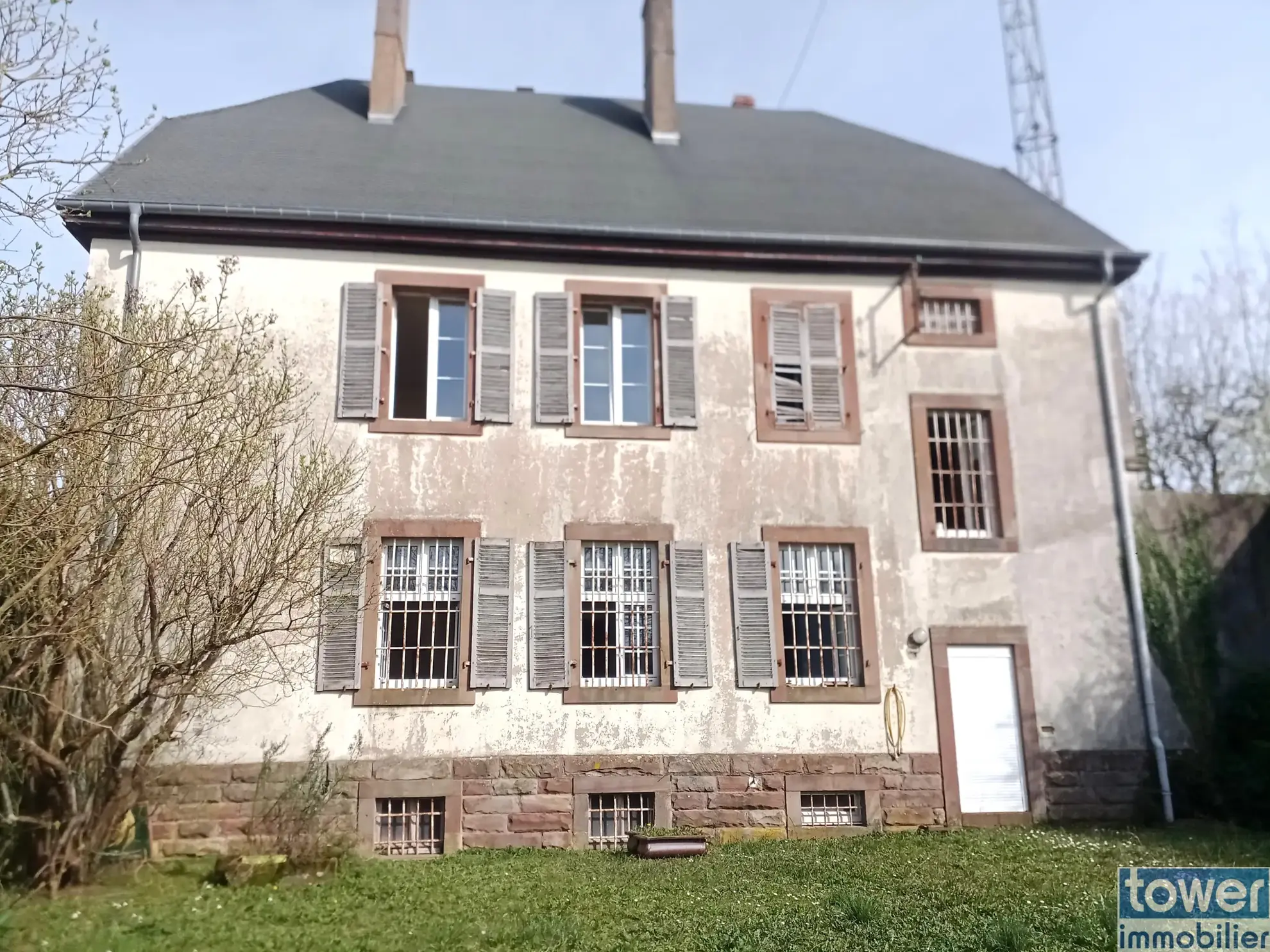 Maison de maître à Morhange avec terrain, ancien prison rénovée, 300 m² 