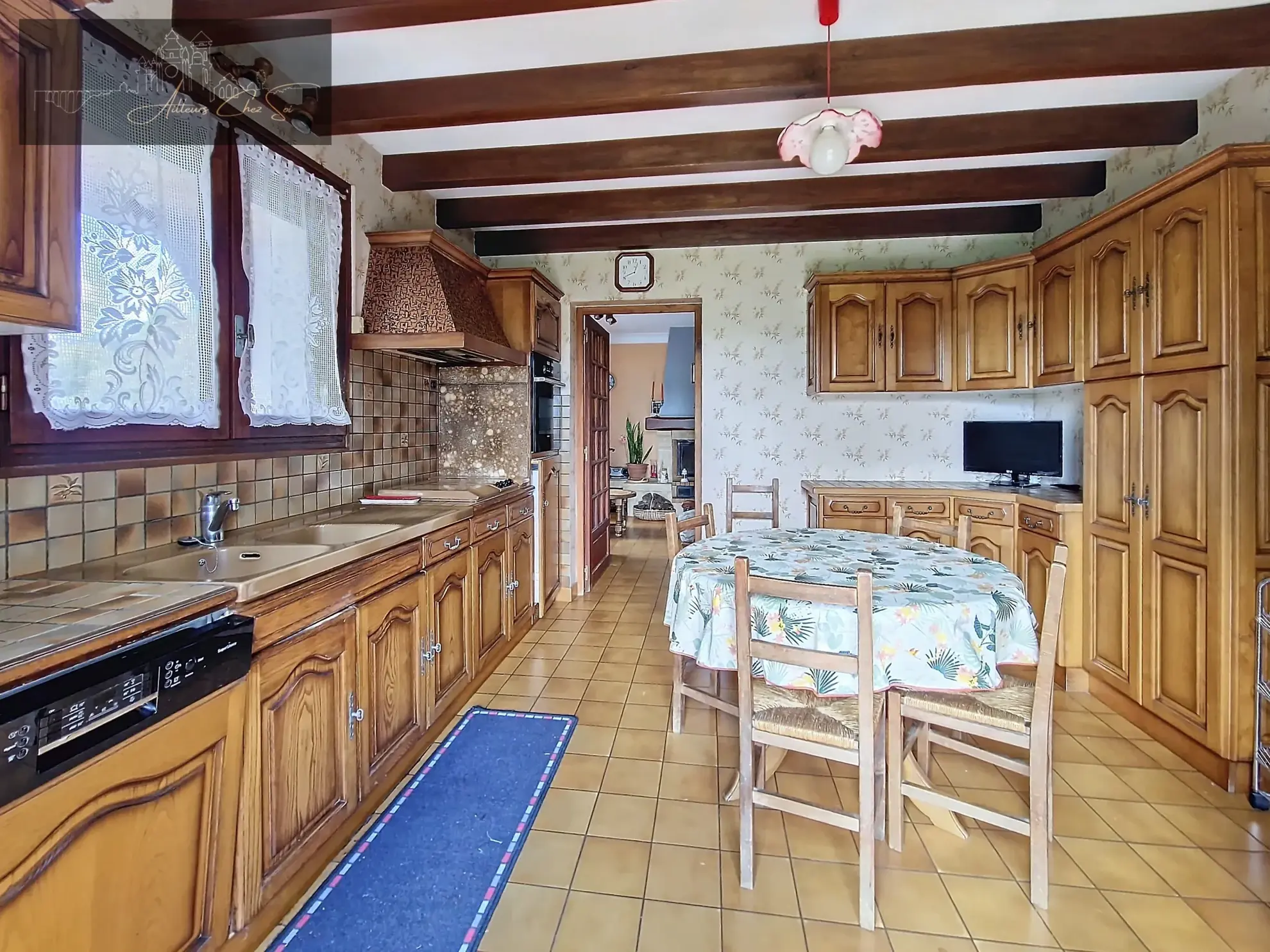 Maison familiale spacieuse avec 5 chambres, garages et grand terrain à Cassagnes Begonhes 