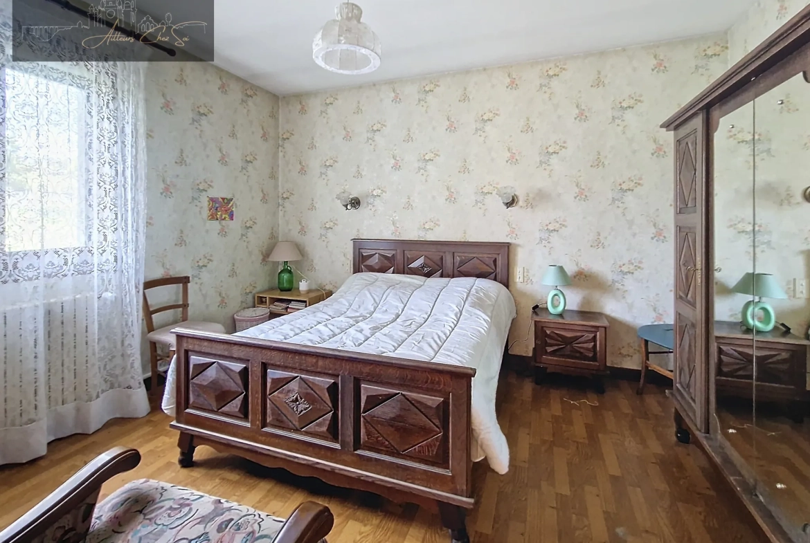 Maison familiale spacieuse avec 5 chambres, garages et grand terrain à Cassagnes Begonhes 