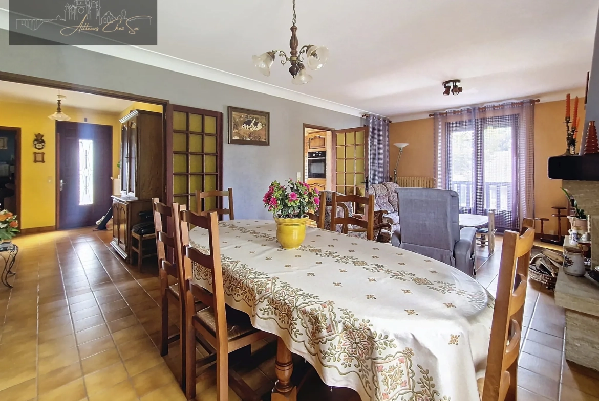 Maison familiale spacieuse avec 5 chambres, garages et grand terrain à Cassagnes Begonhes 