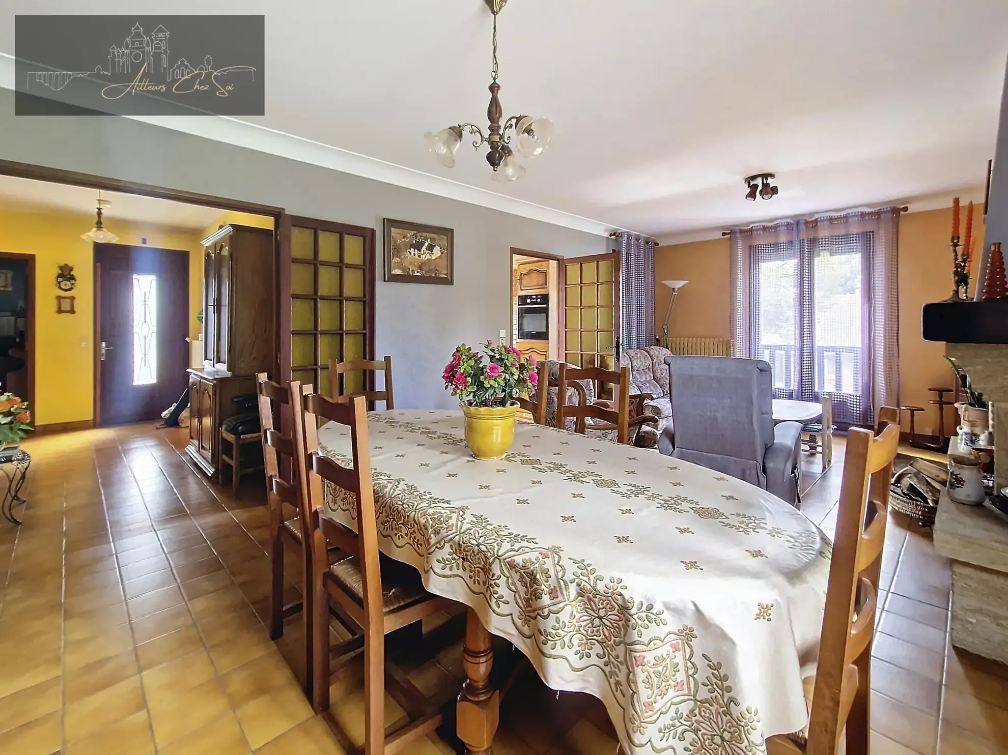 Maison familiale spacieuse avec 5 chambres, garages et grand terrain à Cassagnes Begonhes 