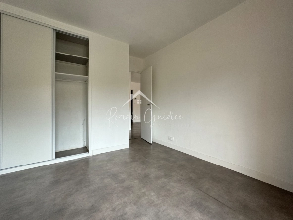 Appartement F2 de 38 m² avec terrasse à Saint-Affrique, idéale résidence ou investissement 