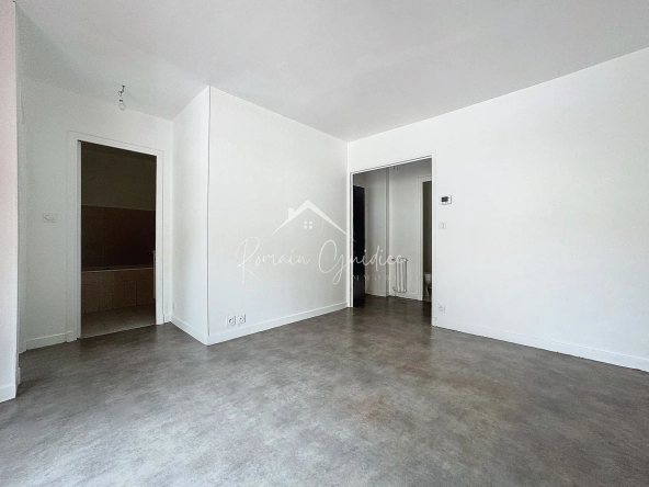 Appartement F2 de 38 m² avec terrasse à Saint-Affrique, idéale résidence ou investissement 
