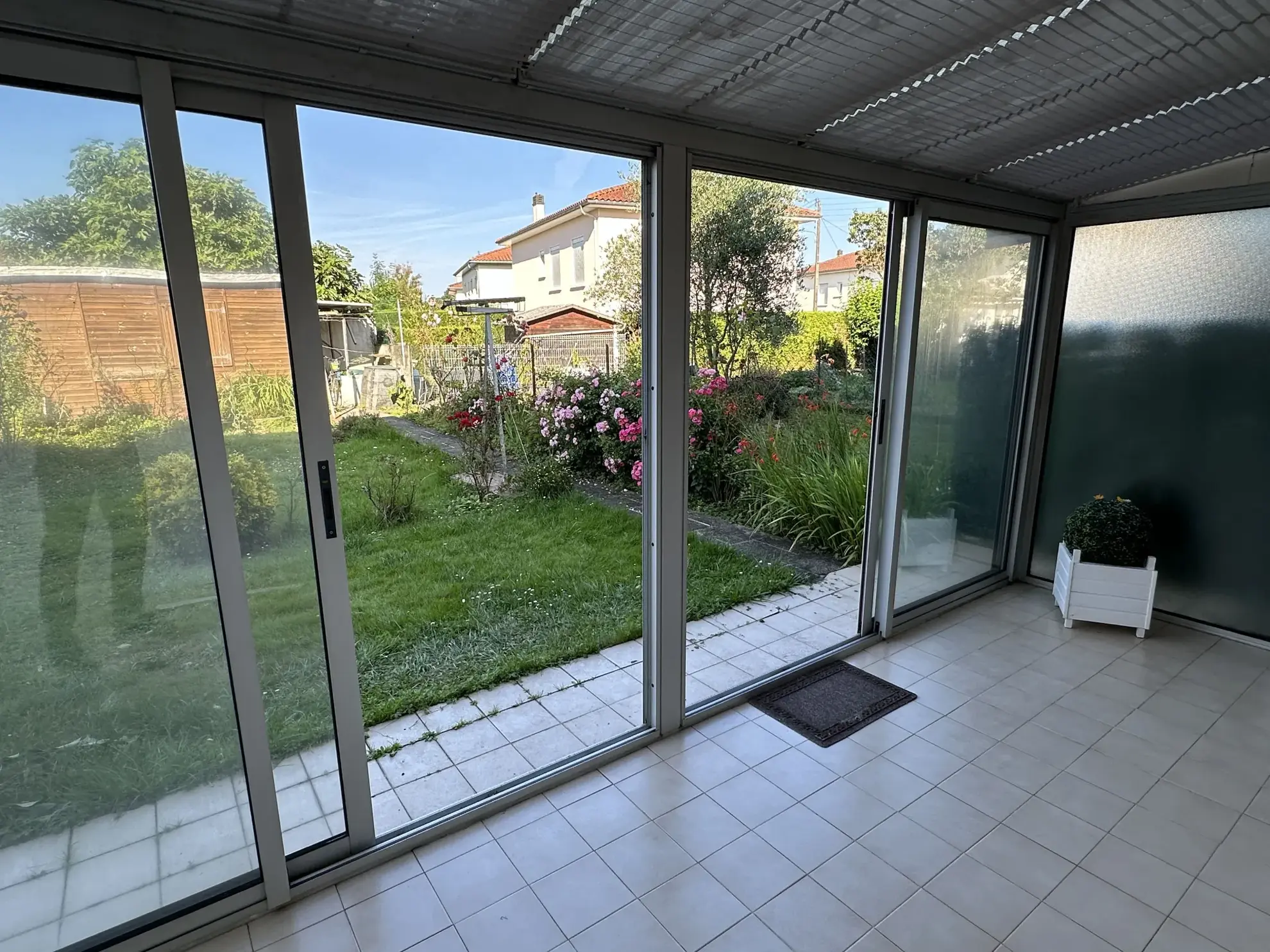 Maison familiale à Oloron-Sainte-Marie avec jardin, garage et 3 chambres 