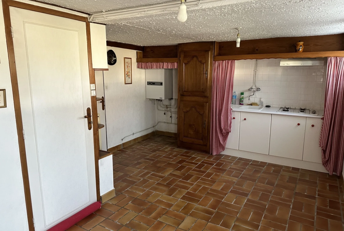 Maison familiale à Oloron-Sainte-Marie avec jardin, garage et 3 chambres 