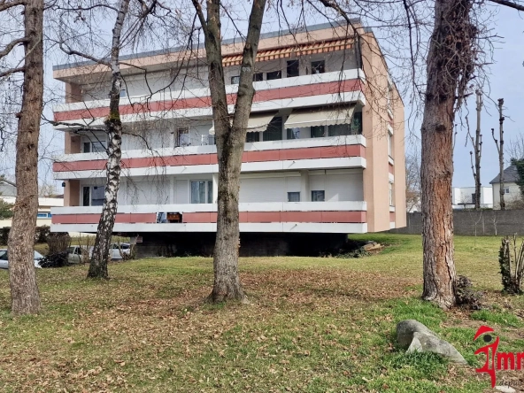 Appartement 3 chambres rénové avec balcon et parking à Saint-Louis 68300 