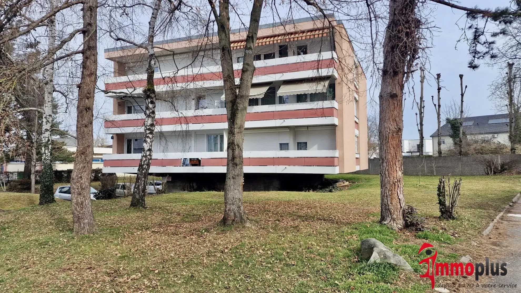 Appartement 3 chambres rénové avec balcon et parking à Saint-Louis 68300 