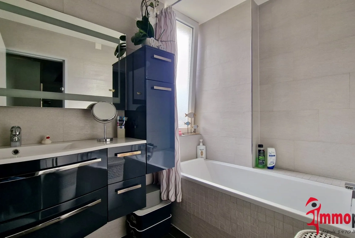 Appartement 3 chambres rénové avec balcon et parking à Saint-Louis 68300 