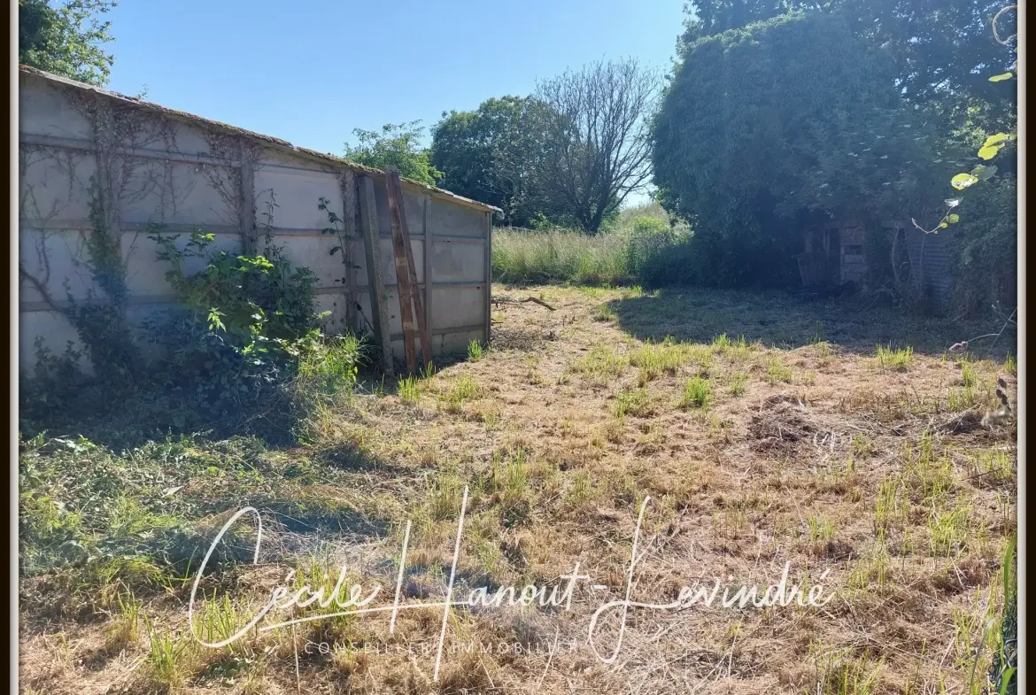 Terrain à vendre de 925 m² à Pontorson, idéal pour construire deux maisons 