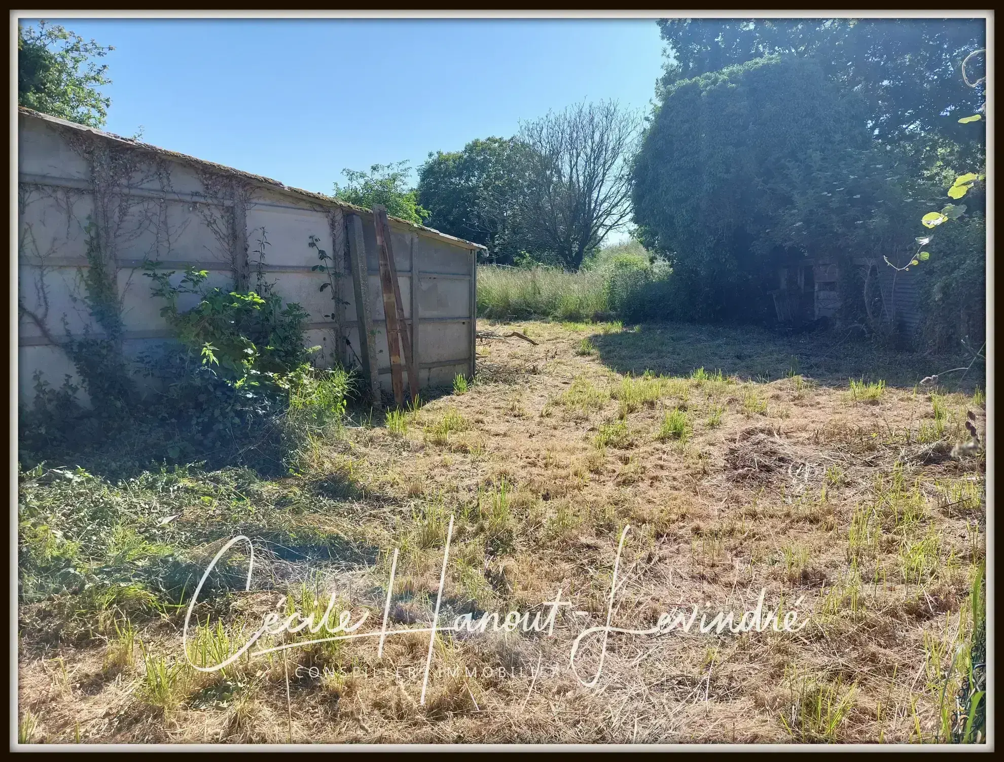 Terrain à vendre de 925 m² à Pontorson, idéal pour construire deux maisons 