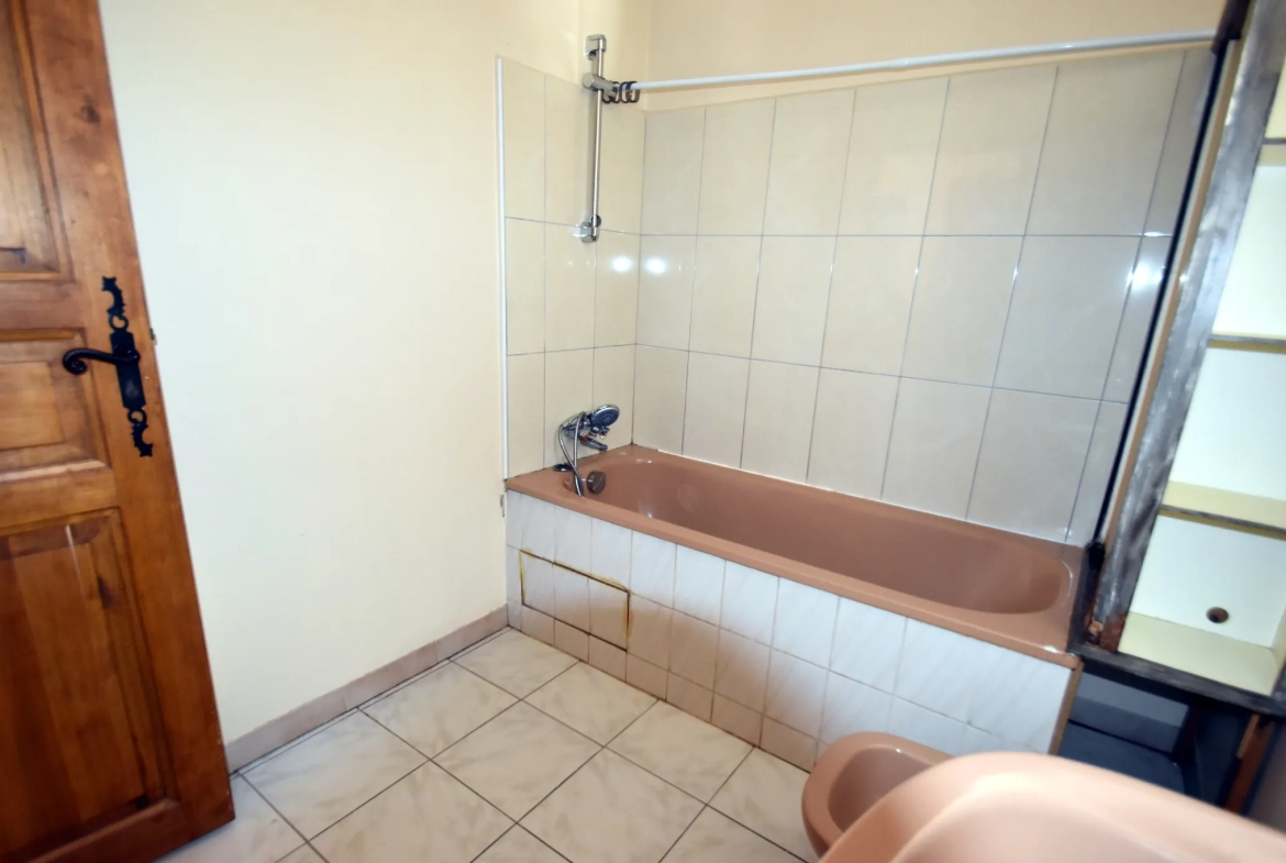 Maison de ville T4 à Caussade de 99 m² – Idéalement située au cœur de la ville 