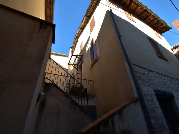 Maison de ville T4 à Caussade de 99 m² – Idéalement située au cœur de la ville