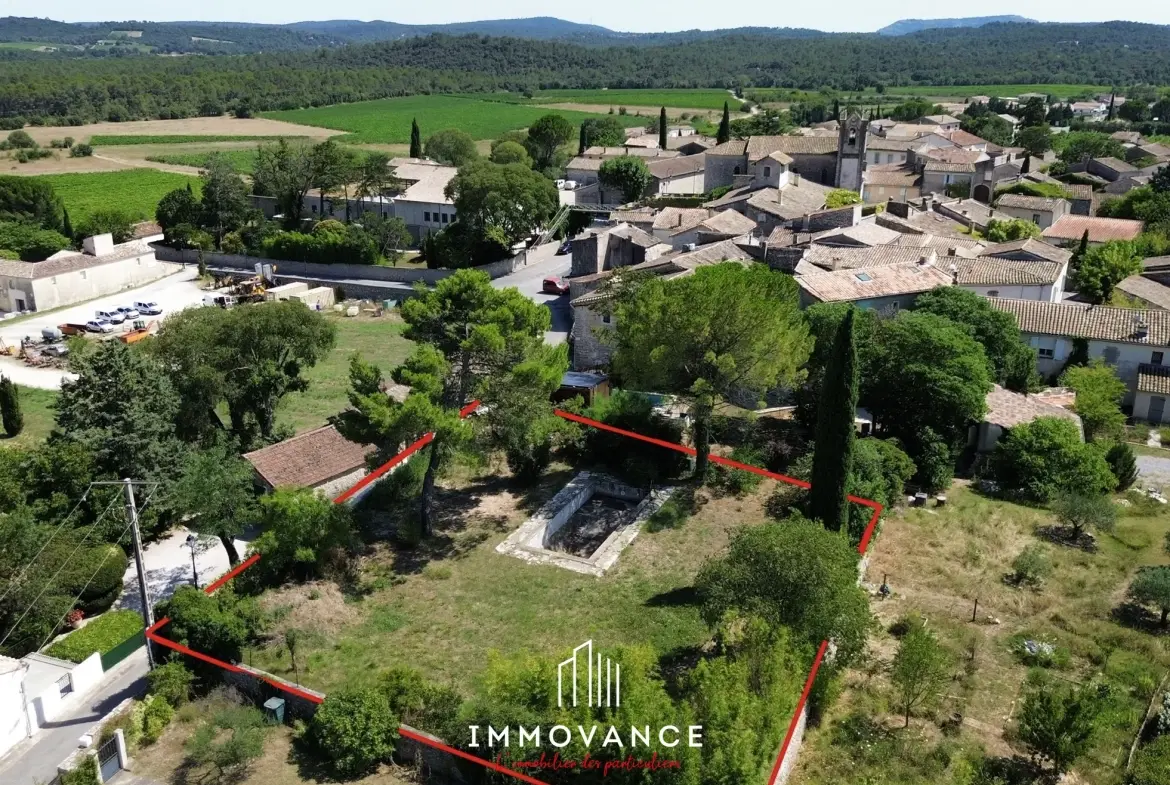 Terrain à bâtir de 1037 m² avec vue sur vignobles à Vacquières 