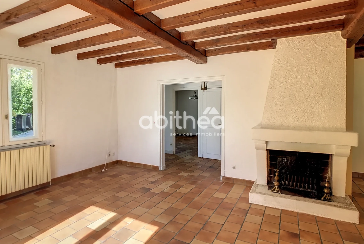 Maison avec piscine à Fléac de 150 m² proche des commerces 