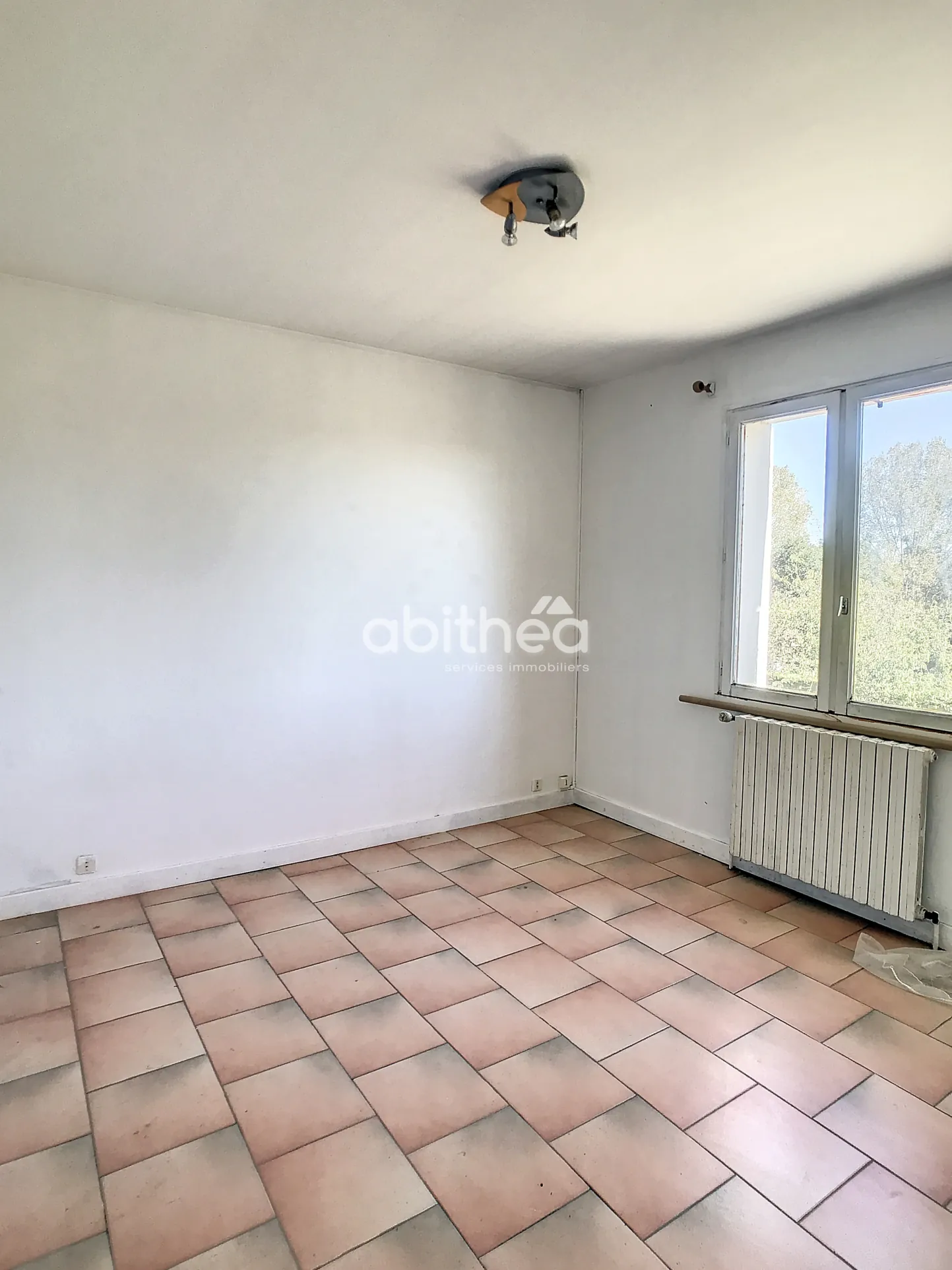 Maison avec piscine à Fléac de 150 m² proche des commerces 