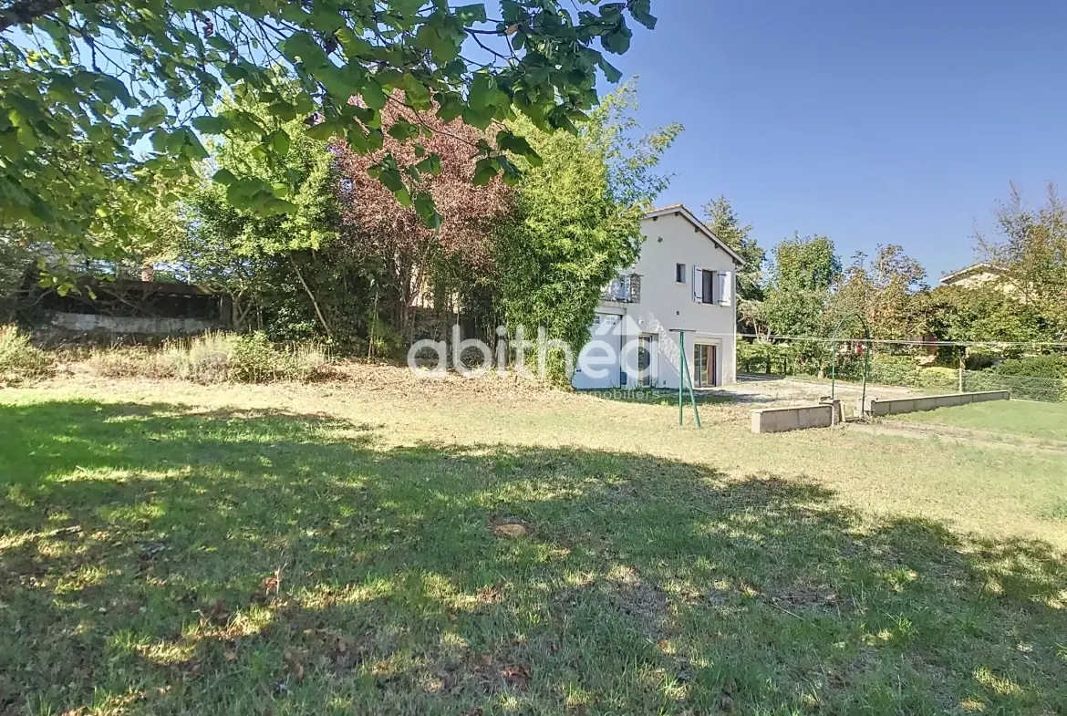 Maison avec piscine à Fléac de 150 m² proche des commerces 