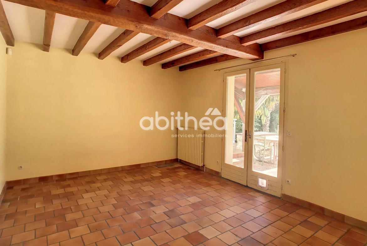 Maison avec piscine à Fléac de 150 m² proche des commerces 