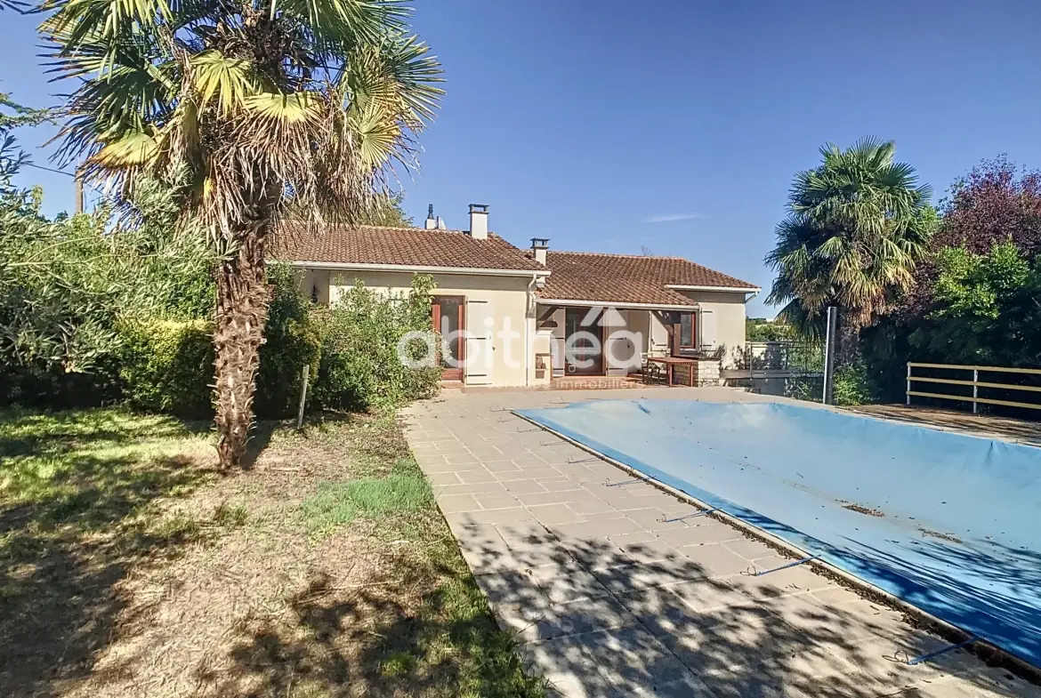 Maison avec piscine à Fléac de 150 m² proche des commerces 