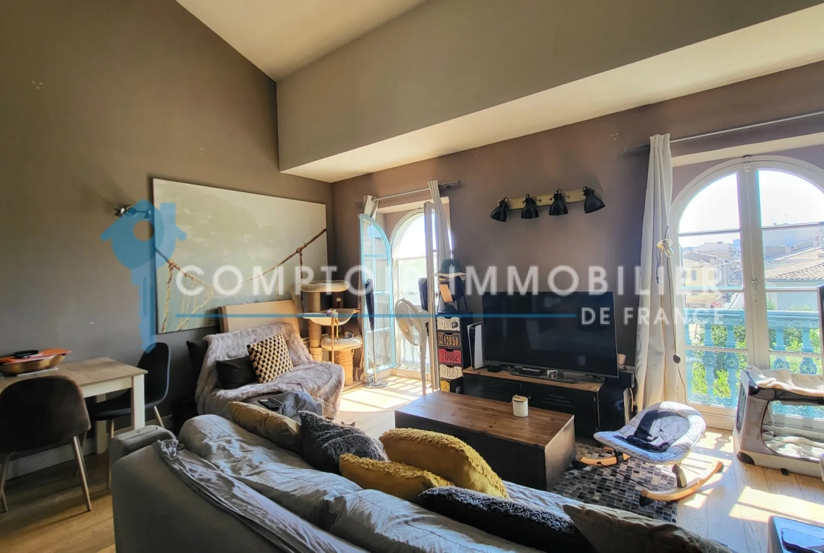 Appartement duplex de 60 m² à Nîmes dans le quartier Écusson avec locataire en place 