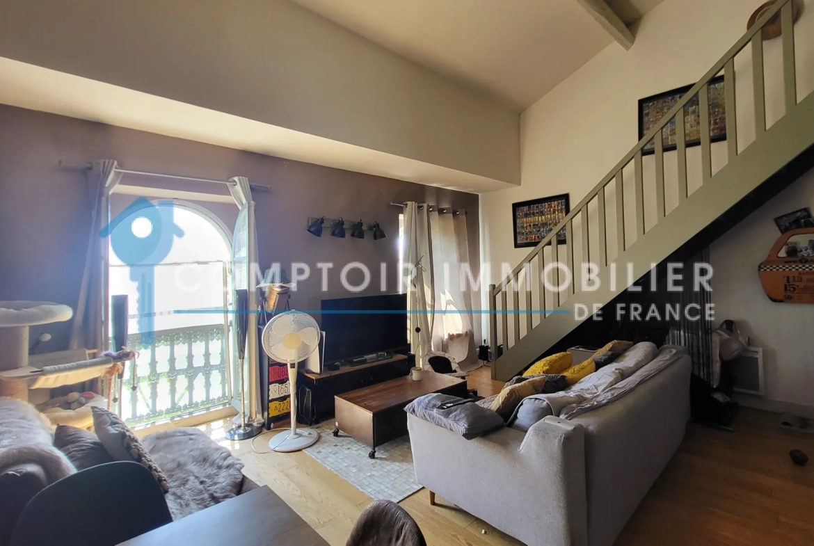 Appartement duplex de 60 m² à Nîmes dans le quartier Écusson avec locataire en place 