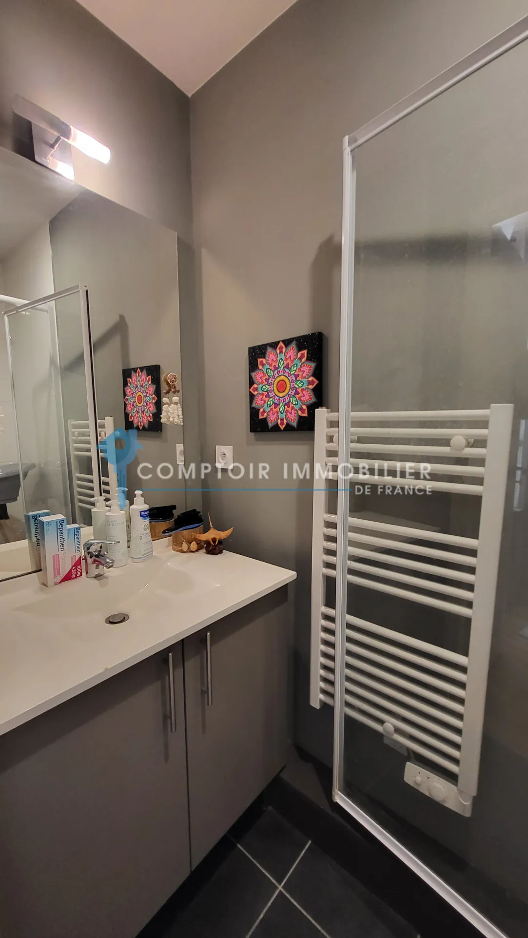 Appartement duplex de 60 m² à Nîmes dans le quartier Écusson avec locataire en place 