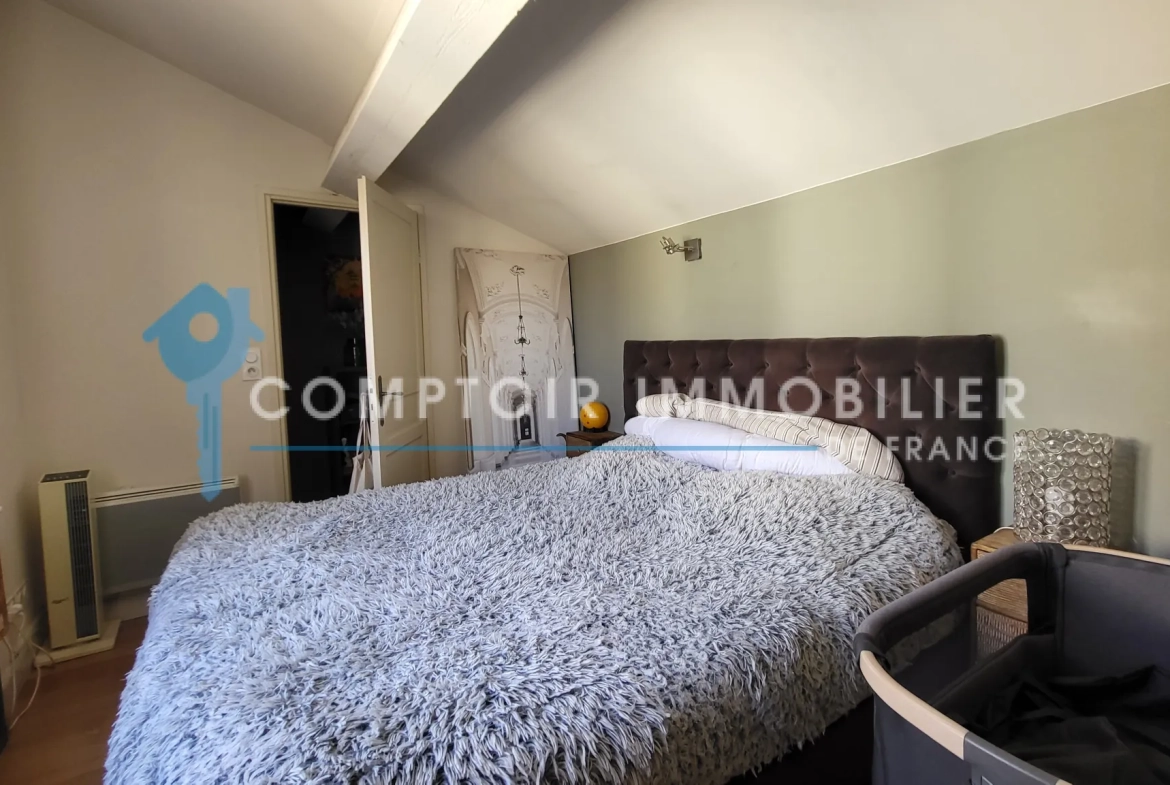 Appartement duplex de 60 m² à Nîmes dans le quartier Écusson avec locataire en place 