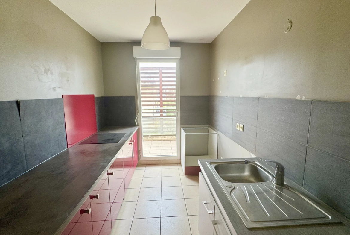 Superbe appartement T4 avec terrasse à vendre à Avignon, dernier étage, résidence avec piscine 
