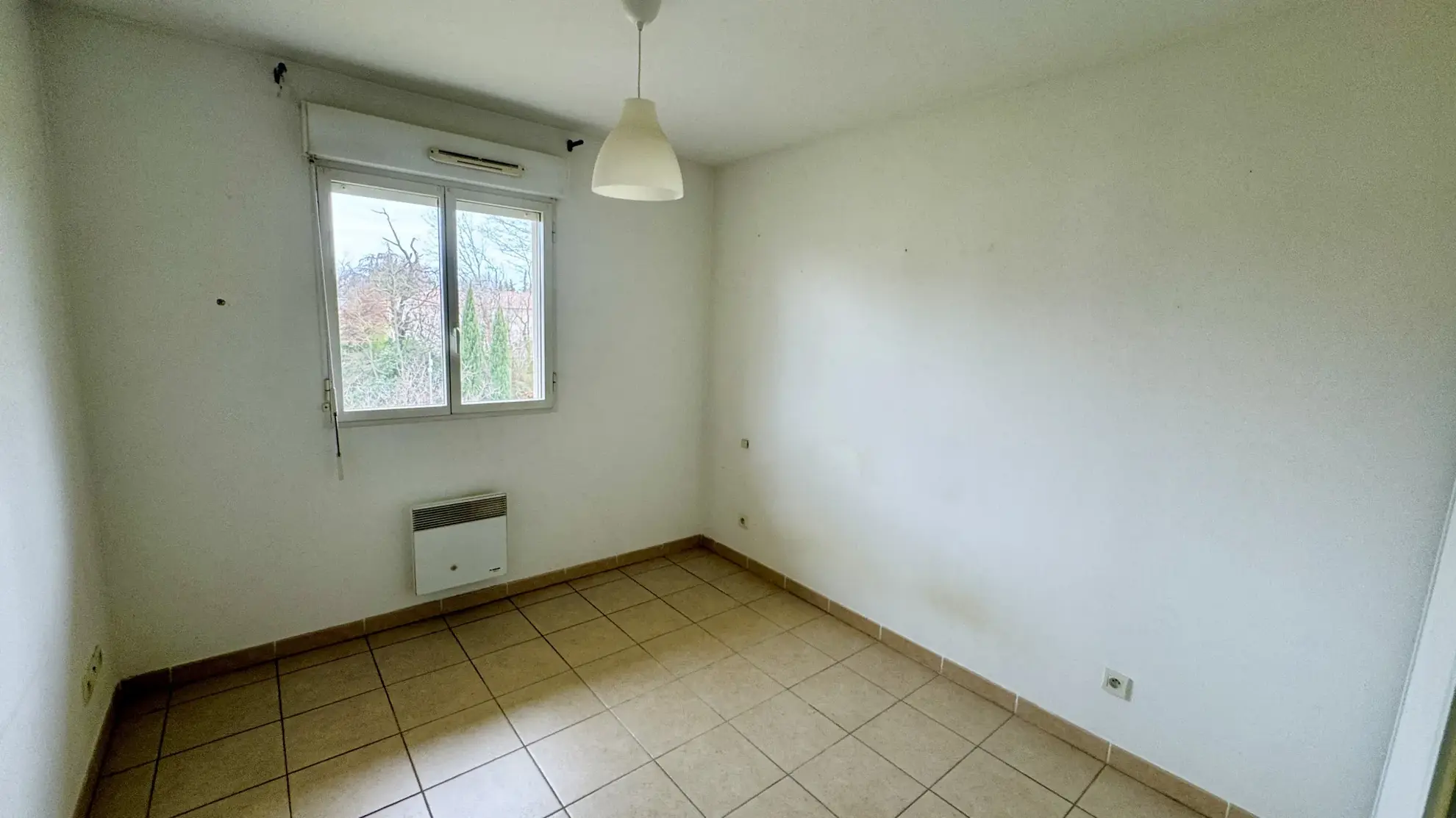 Superbe appartement T4 avec terrasse à vendre à Avignon, dernier étage, résidence avec piscine 