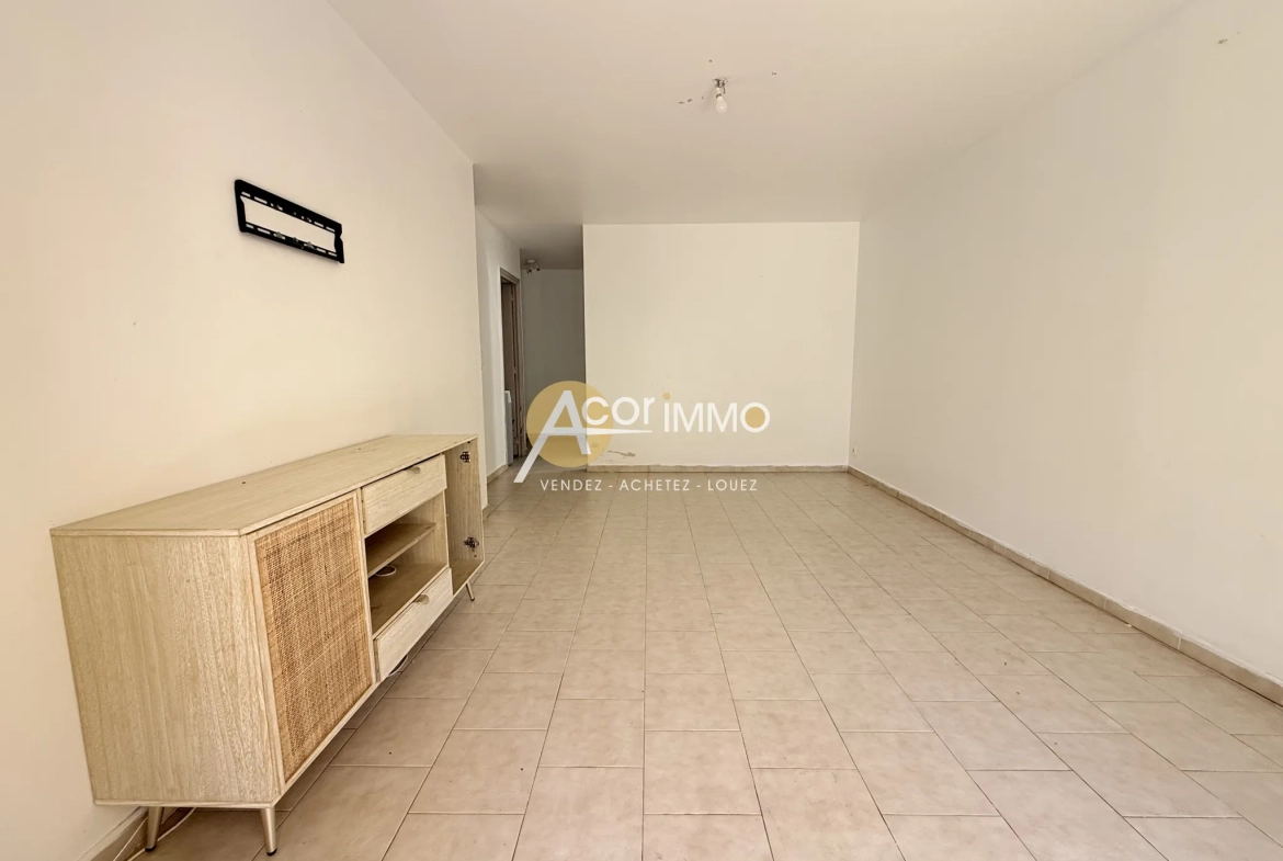 Charmant appartement T2 avec jardin privé à Sanary-La Baou à proximité du centre-ville 