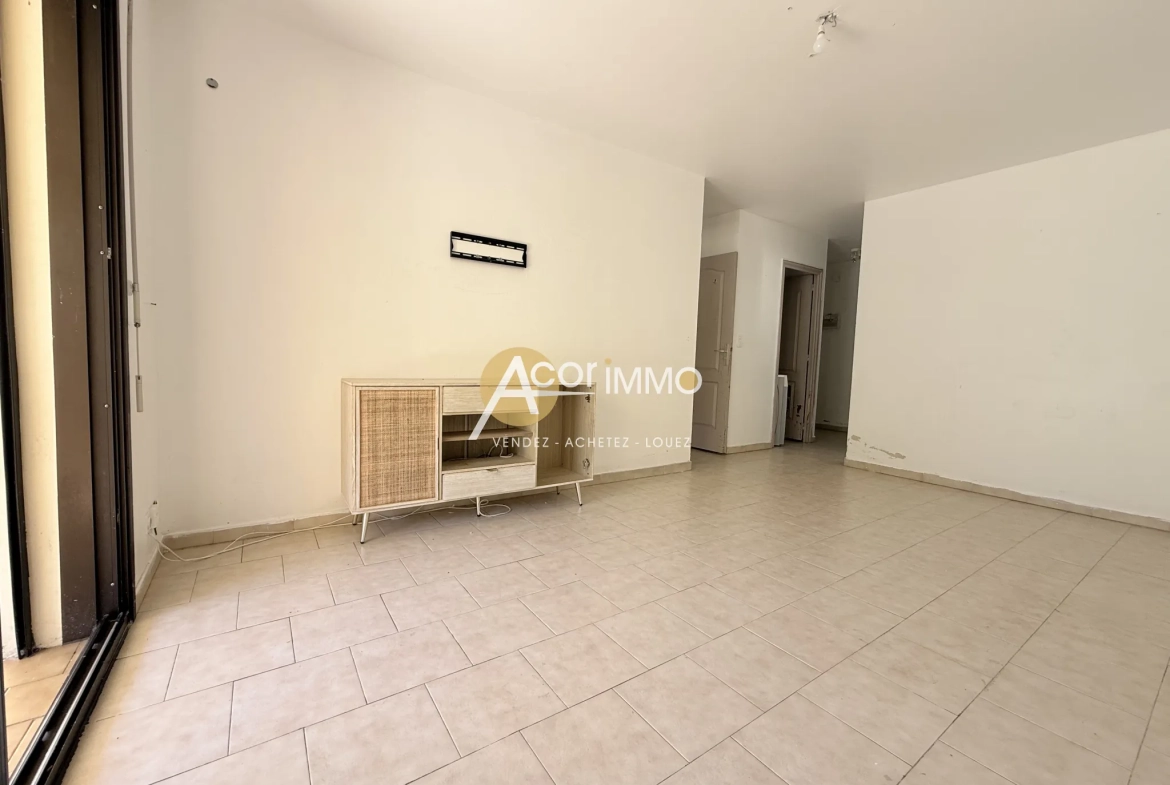 Charmant appartement T2 avec jardin privé à Sanary-La Baou à proximité du centre-ville 