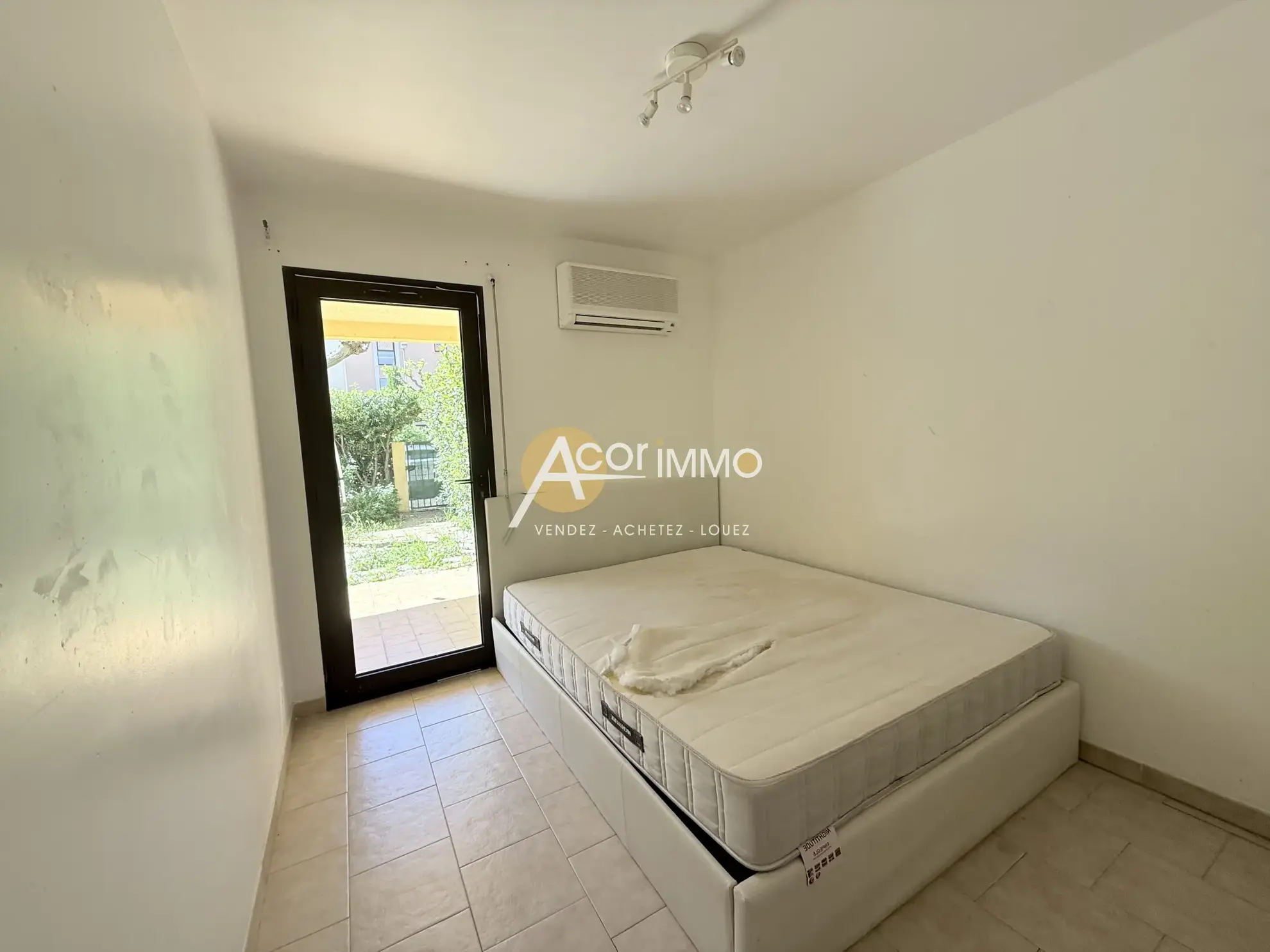 Charmant appartement T2 avec jardin privé à Sanary-La Baou à proximité du centre-ville 