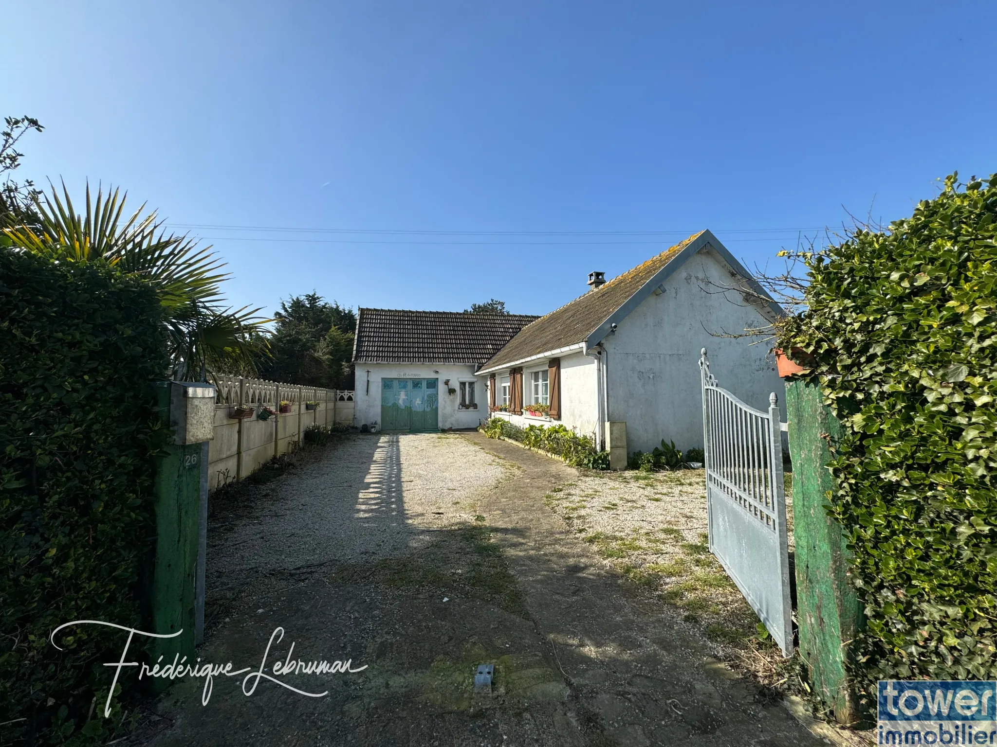 Villa 90 m² à Saint-Martin-de-Varreville proche plage à rénover 