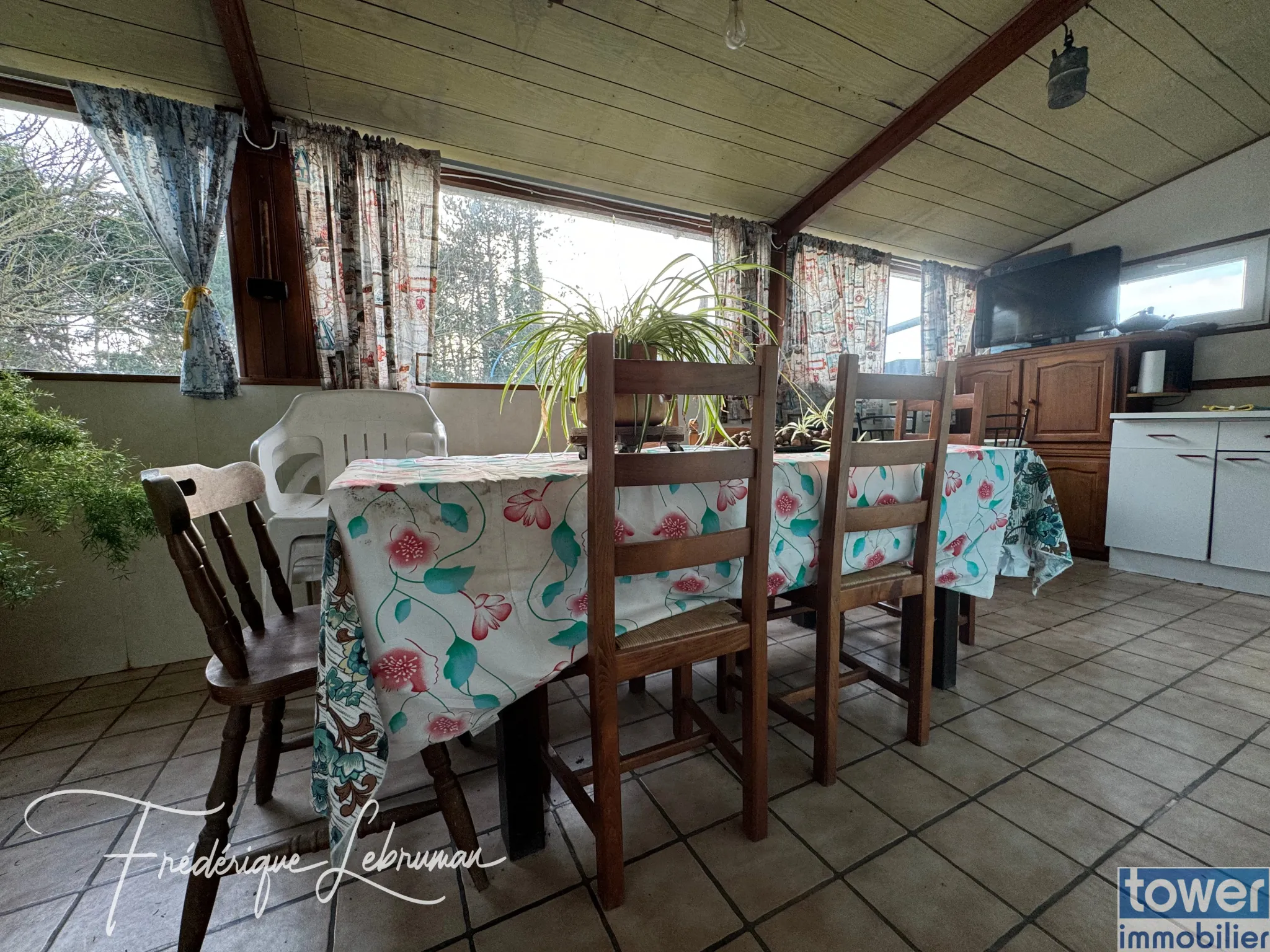 Villa 90 m² à Saint-Martin-de-Varreville proche plage à rénover 