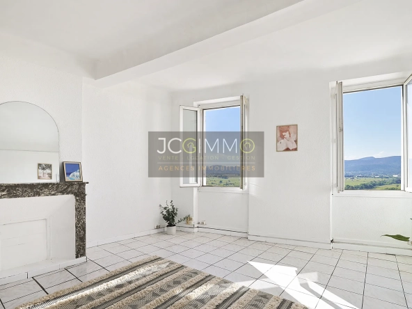 Appartement T2 de 31 m² avec vue imprenable à Pierrefeu-du-Var