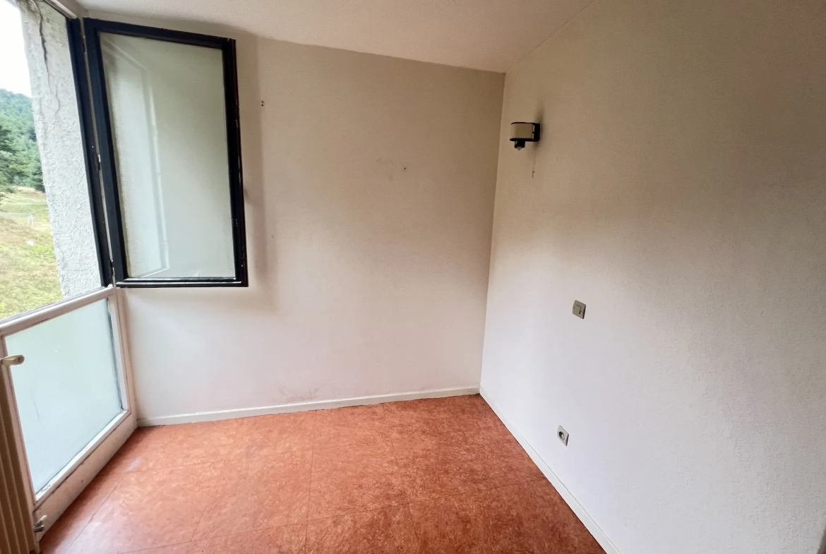 Appartement T3 de 35 m² avec vue montagne et parking dans les Pyrénées-Orientales 