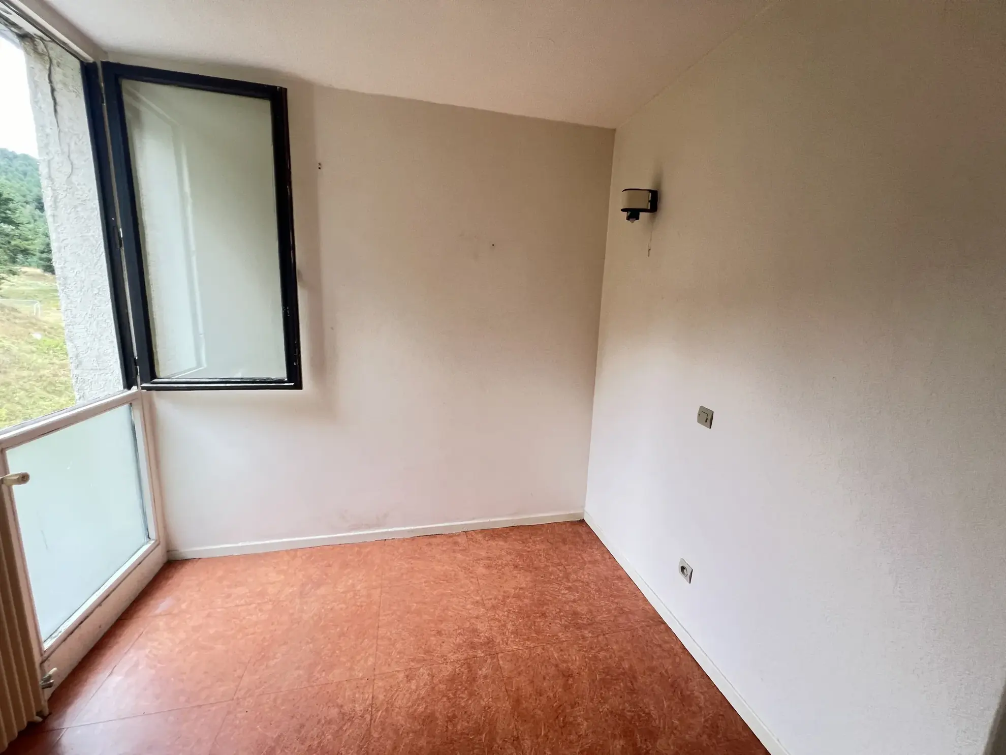 Appartement T3 de 35 m² avec vue montagne et parking dans les Pyrénées-Orientales 